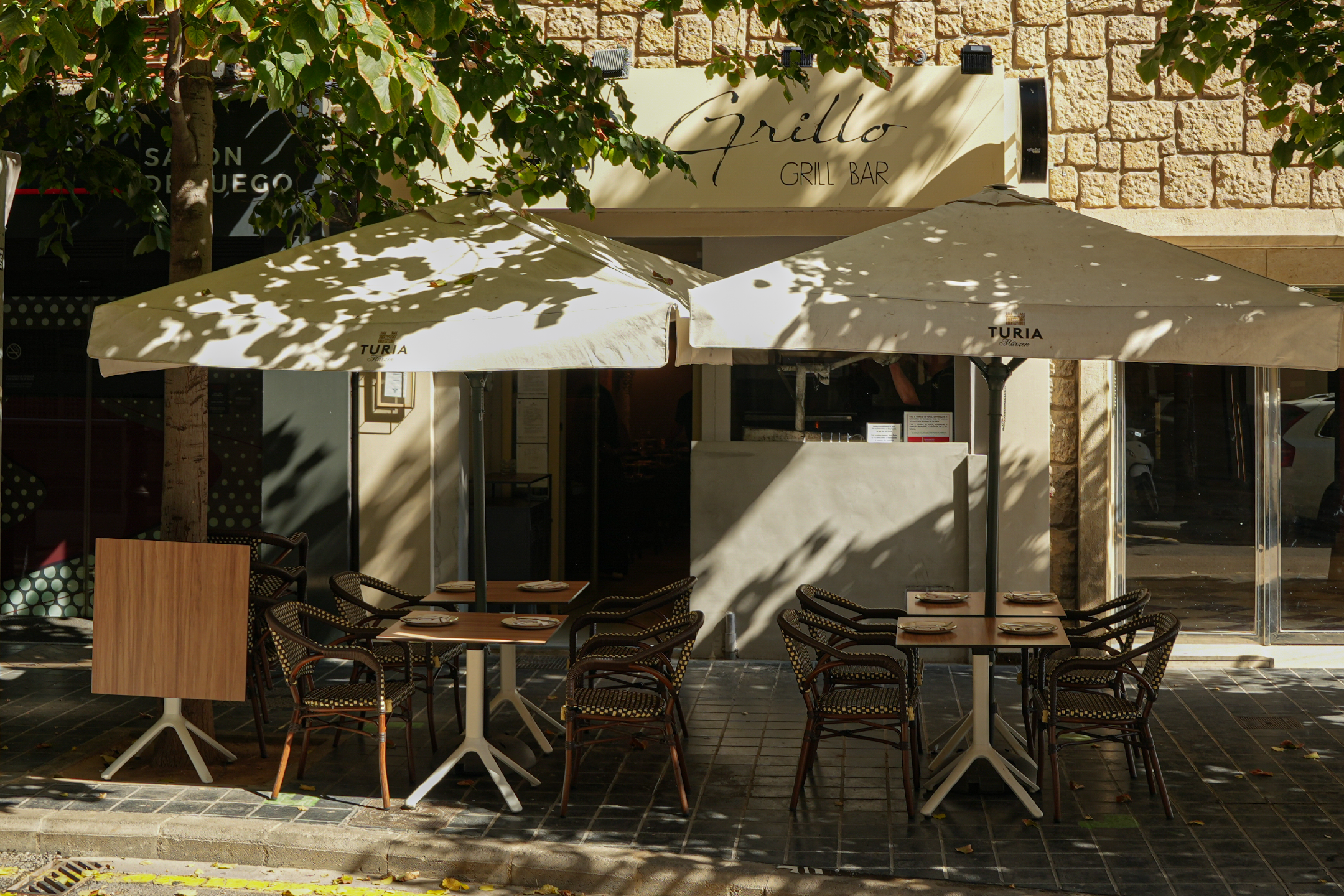 Home - Grillo Grill Bar